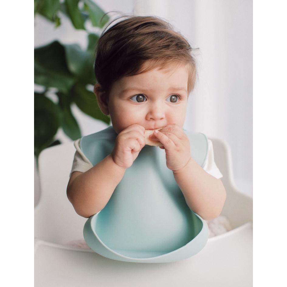 baby wearing silicone bib